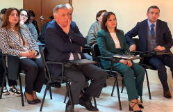 Məlumat bazaları haqqında elmi seminar