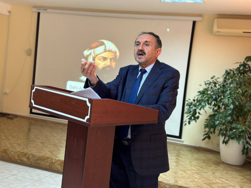 Nizami mövzusunda elmi mühazirə