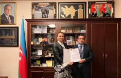 Millət vəkili fakültə kolektivini təbrik edib