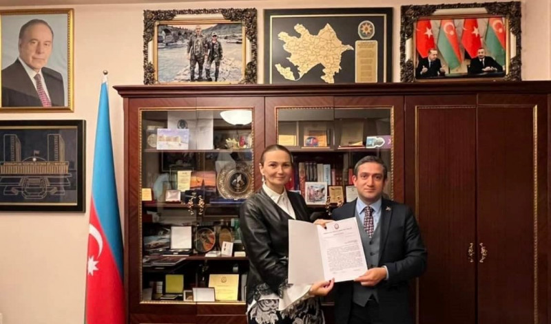 Millət vəkili fakültə kolektivini təbrik edib