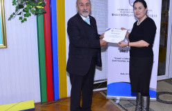 Türkiyəli professor bölmə iclasına sədrlik edib