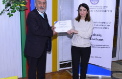 Türkiyəli professor bölmə iclasına sədrlik edib