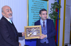 Türkiyəli professor bölmə iclasına sədrlik edib