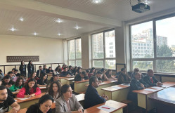 “Elektron media” mövzusunda mühazirə