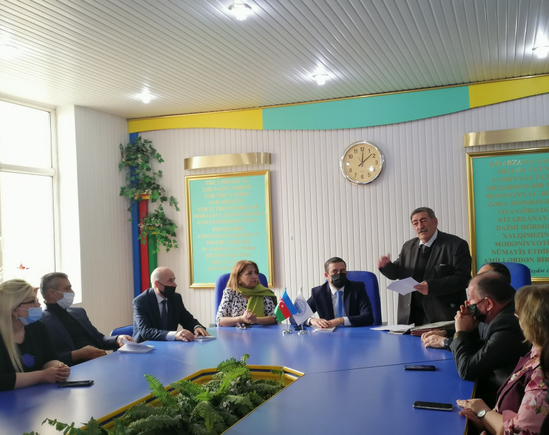 AŞIQ ƏLƏSGƏRƏ HƏSR OLUNMUŞ KİTABIN TƏQDİMATI KEÇİRİLİB