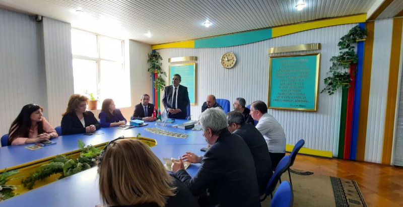 Türkiyənin tanınmış şairi Mehmet Nuri Parmaksızla görüş