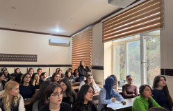 Fiziki və kolloid kimya kafedrasında elmi seminarı keçirildi
