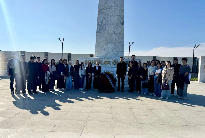 BDU-nun Kimya fakültəsinin tələbələri Hərbi Memorial Məzarlığı ziyarət ediblər