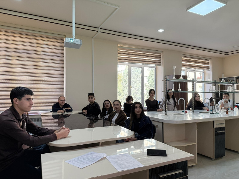 “Orta məktəb kimya dərslərində yaşıl kimya prinsiplərinin tətbiqi” mövzusunda elmi seminar keçirildi