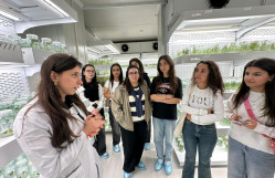 BDU tələbələri Tərəvəzçilik Elmi-Tədqiqat İnstitutunda ekskursiyada