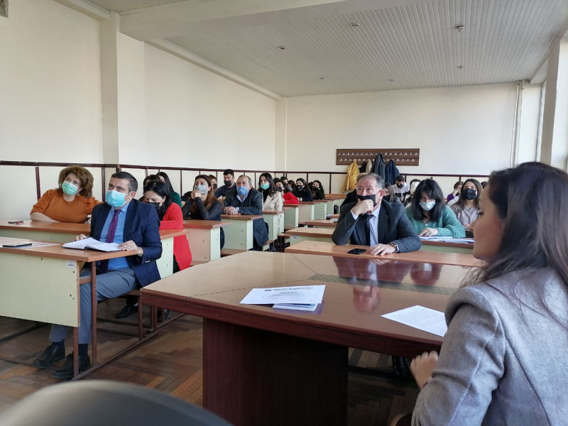 ABUZƏR XƏLƏFOVA HƏSR EDİLMİŞ TEC SEMİNARI