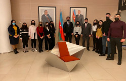 TƏLƏBƏRİMİZ ADA UNİVERSİTETİ KİTABXANASINDA