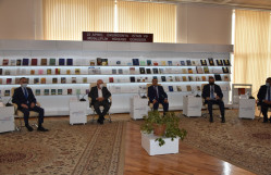 FAKÜLTƏ DEKANI MƏRUZƏ EDİB