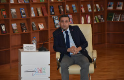 FAKÜLTƏ DEKANI MƏRUZƏ EDİB