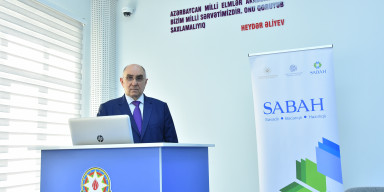 Akademik Rasim Əlquliyev BDU-nun SABAH qruplarının tələbələrinə ustad dərsi keçib