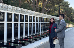 BDU-nun əcnəbi tələbələri Fəxri xiyabanı və Şəhidlər xiyabanını ziyarət ediblər