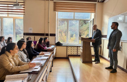 8 Noyabr-Zəfər Günü münasibətilə tələbələrlə görüşlər keçirilib