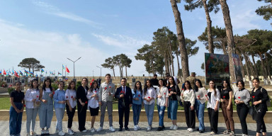 TƏLƏBƏLƏRİMİZ ŞƏHİDLƏR XİYABANINI ZİYARƏT EDİB