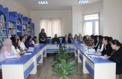 Tələbələrimizin təqdimatları nümayiş olunub