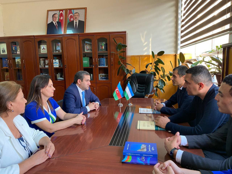 Kitabxanaçılıq-informasiya fakültəsində görüş