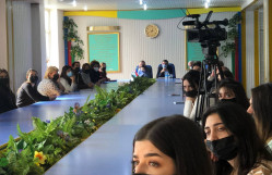 ZƏFƏRƏ HƏSR OLUNMUŞ ELMİ SEMİNAR