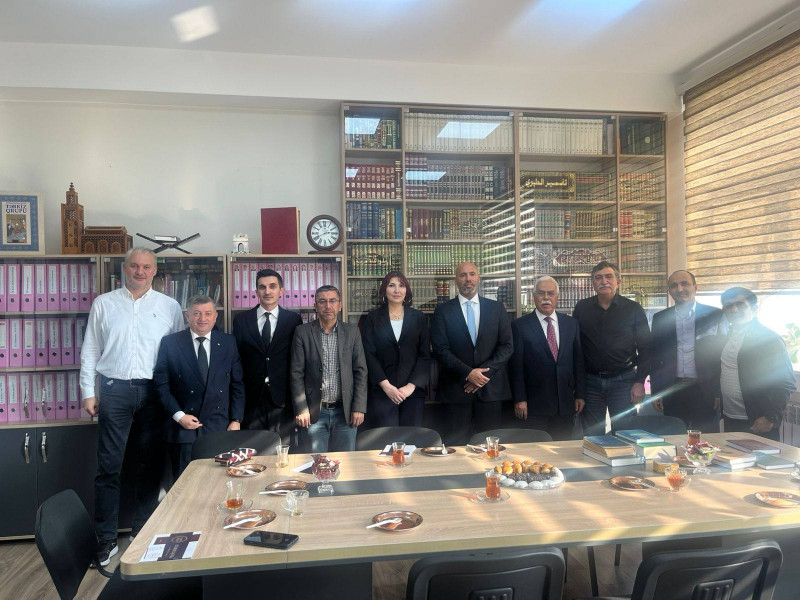 Şeyx Haməd Mükafatı Fondunun icraçı direktoru Ləbib Nəhhas və Zeki Şahin Ərəb filologiyası kafedrasının qonağı olub