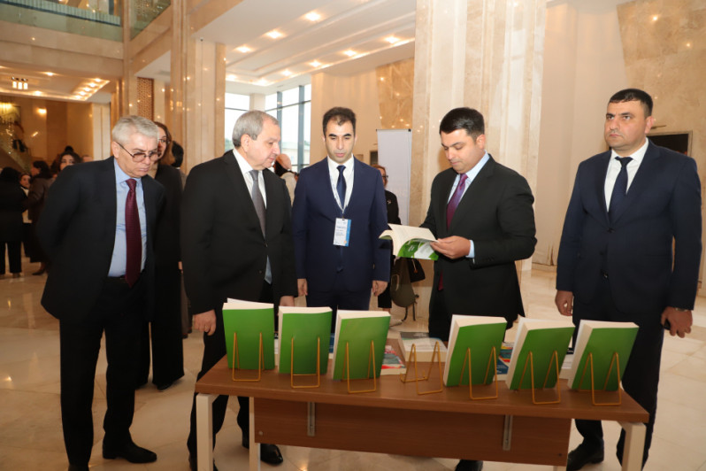 BDU-nun rektoru, dilçi alim və tələbələri “AZLİNQ 2025” Beynəlxalq elmi konfransında