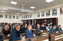 Əməkdar elm xadimi Natiq Atakişiyev BDU-da elmi seminar keçirib