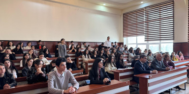 Fizika fakültəsi Tələbə Elmi Cəmiyyətinin elmi seminarı keçirilib
