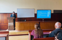 Fizika fakültəsi Tələbə Elmi Cəmiyyətinin elmi seminarı keçirilib