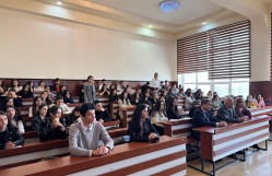 Fizika fakültəsi Tələbə Elmi Cəmiyyətinin elmi seminarı keçirilib