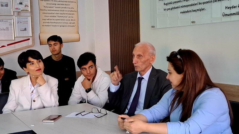 "Sosial mediada publisistika" mövzusunda elmi seminar