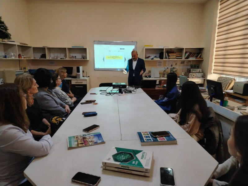 Elmi seminarda nüvə maqnit rezonansı barədə danışılıb