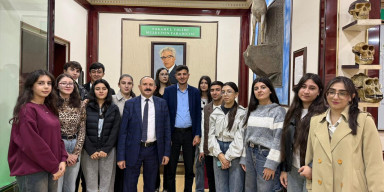 TƏLƏBƏLƏRİMİZ TƏKAMÜL MUZEYİNDƏ