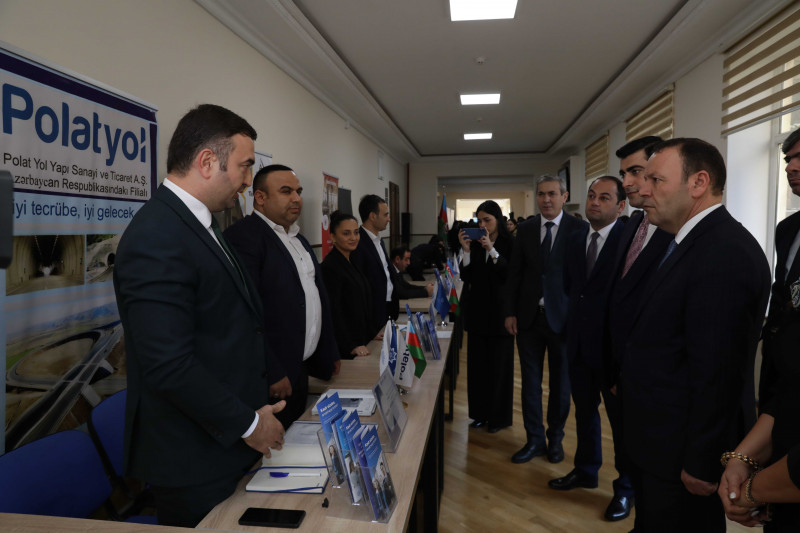 BDU-da tarixi Zəfərin 5 illik yubileyinə həsr olunmuş ixtisaslaşmış Karyera Sərgisi keçirilib