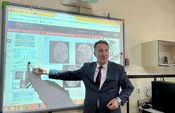 Elmi seminarda qrafit monotəbəqələr barədə danışılıb