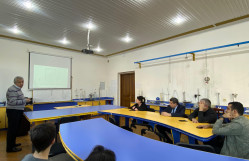 Nəzəri fizika kafedrasında elmi seminar keçirilib