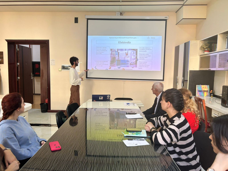 Fiziki və kolloid kimya kafedrasında elmi seminar keçirildi