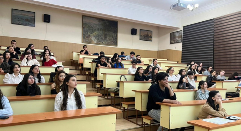 Türkiyənin Ərciyəs Universitetinin professoru BDU-da ustad dərsi keçib