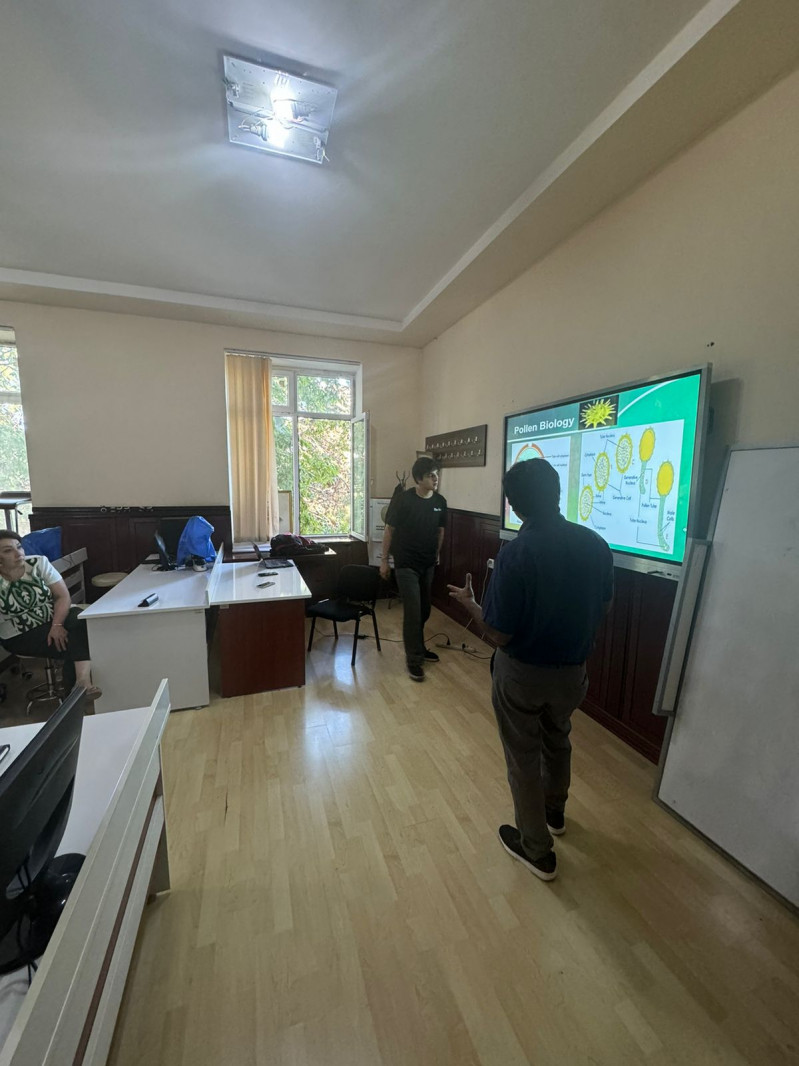Professor of Quaid-i-Azam University in Pakistan was a guest of the Faculty of Biology