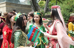 “National Costume Walk” – Supporting Cultural Heritage with the Participation of Students from the Faculty of Biology.
