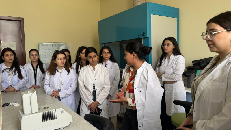 Biology Faculty Students at the Genetic Resources Institute