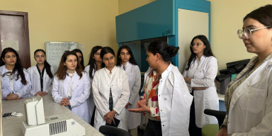 Biology Faculty Students at the Genetic Resources Institute