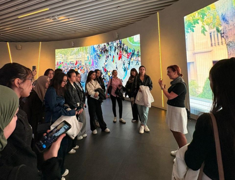 BDU-nun Filologiya fakültəsinin I kurs tələbələri Zəfər muzeyində