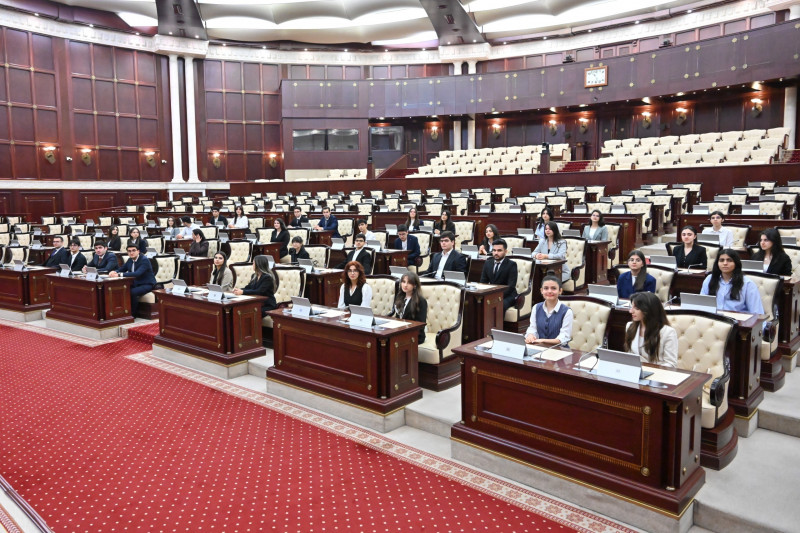 BDU-nun Hüquq fakültəsinin tələbələri Milli Məclisin fəaliyyəti ilə tanış olublar