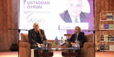 BDU-da tanınmış alim, Xalq yazıçısı, akademik Kamal Abdulla ilə görüş