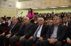 BDU-da tanınmış alim, Xalq yazıçısı, akademik Kamal Abdulla ilə görüş