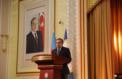 BDU-da tanınmış alim, Xalq yazıçısı, akademik Kamal Abdulla ilə görüş