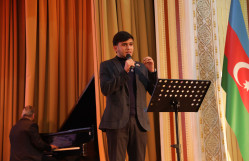 BDU-da tanınmış alim, Xalq yazıçısı, akademik Kamal Abdulla ilə görüş