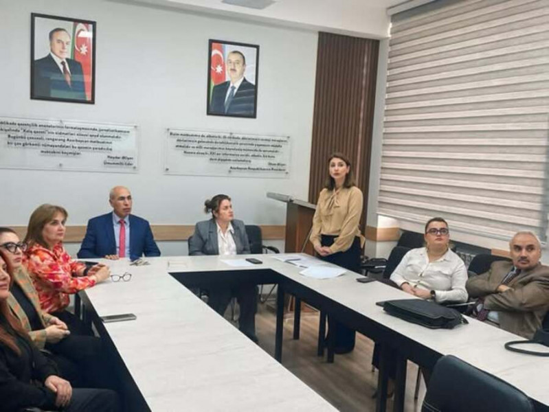 “İctimaiyyətlə əlaqələrin dövlət idarəçiliyində strateji rolu: Azərbaycan təcrübəsi” mövzusunda elmi seminar
